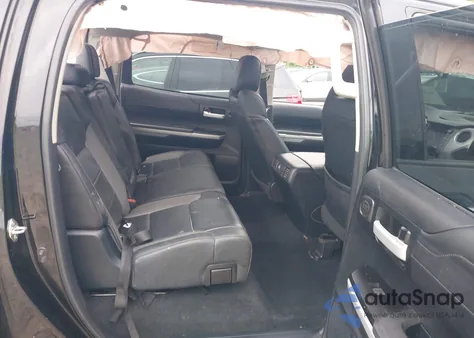 2018 Toyota Tundra Limited 5.7L V8 z USA, uszkodzony, nr VIN 5TFHY5F15JX720220